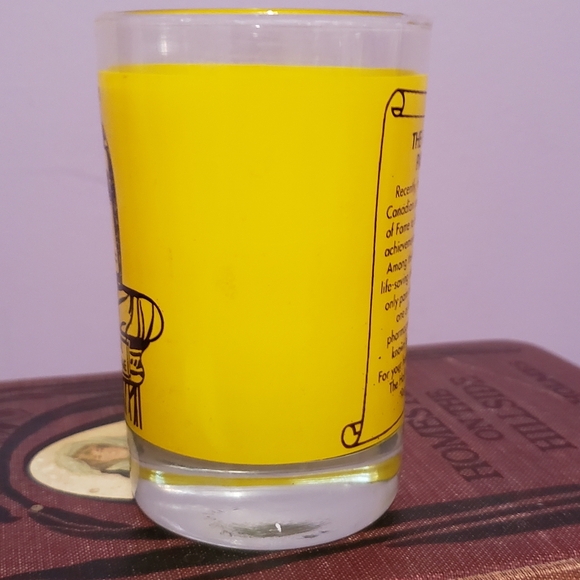 Vintage Aspirin Hall of Fame Pain Reliever Large Shot Glass - Picture 4 of 6